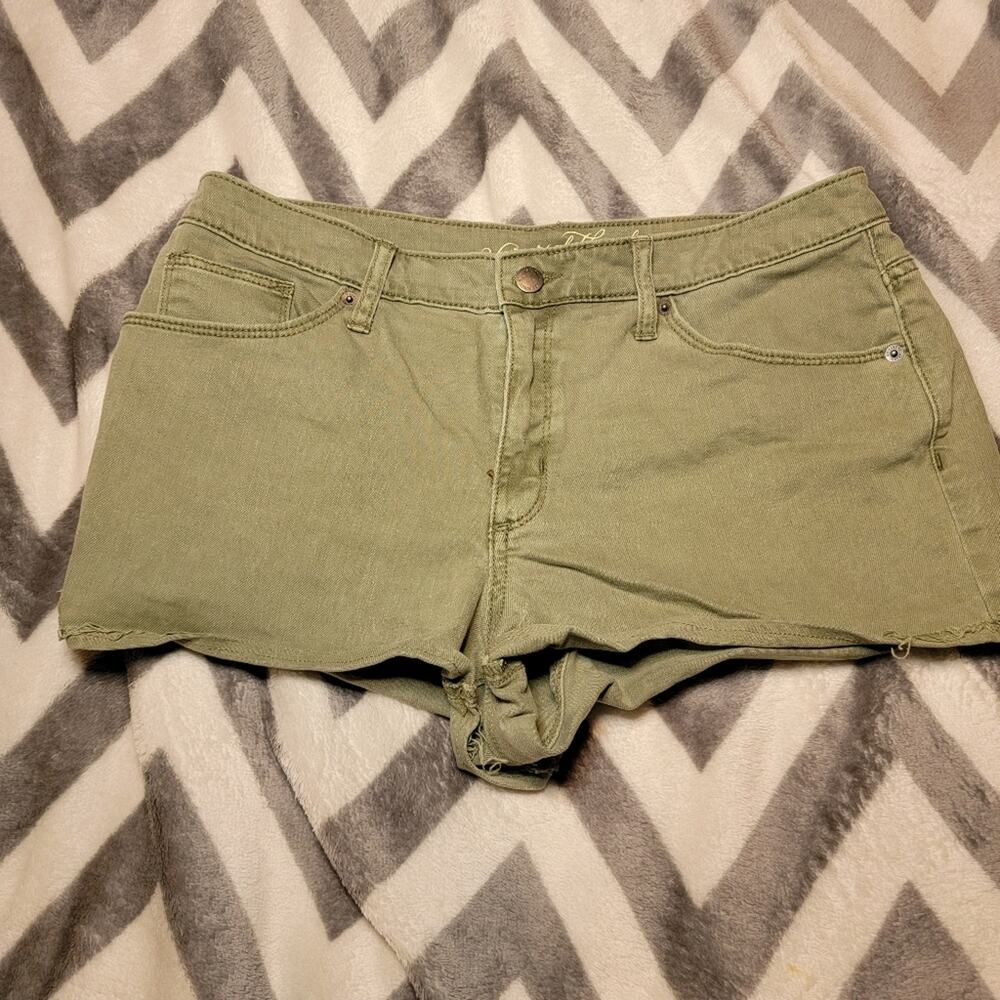 Universal Thread Olive Green High Rise Cutoff Shorts Size 12 Frayed Hem